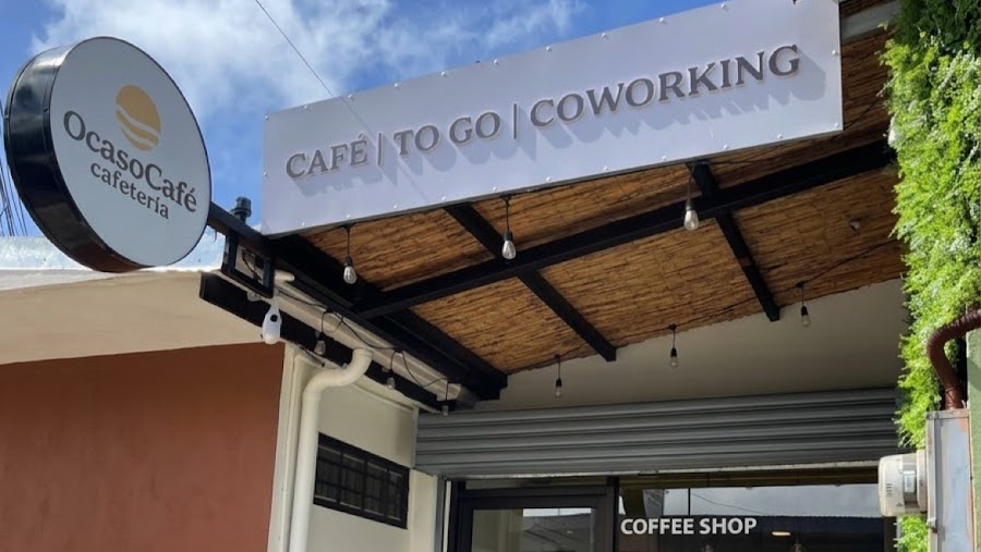 Fachada de OcasoCafé, cafetería de especialidad en La Cruz, Guanacaste