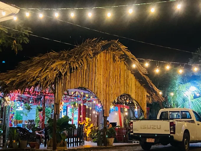 Restaurante El Fogón de Juana de noche, zona de La Cruz, Guanacaste